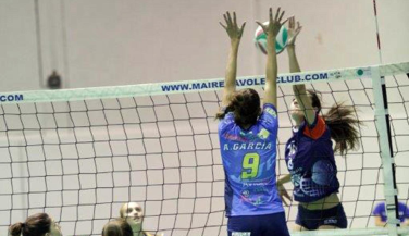 Mairena Voley logra su primera victoria en casa ante CV Elche Viziusport