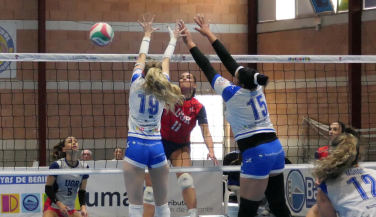 El Servigroup Playas de Benidorm firma una victoria de carácter ante la Universidad de Granada (3-1)