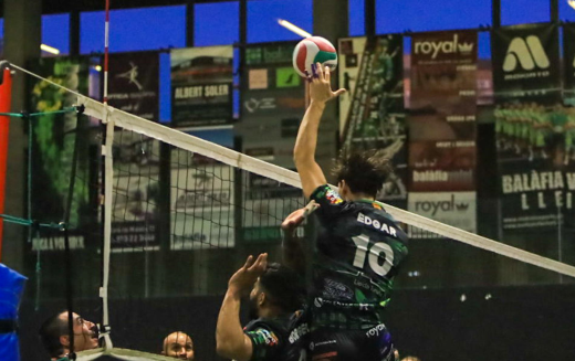 El triunfo del RODI BALÀFIA VÒLEI ante un rival directo le da vida