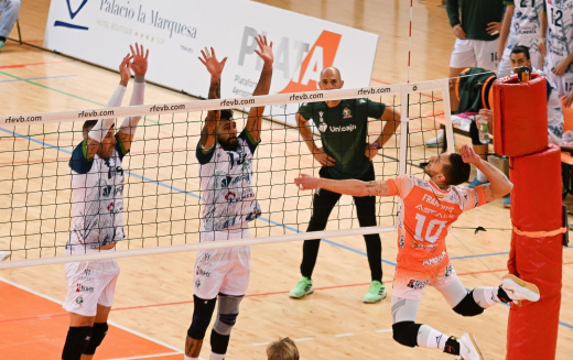 Pamesa se hace fuerte en casa y suma tres puntos de oro ante Unicaja Costa de Almería