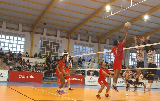 Amargo debut en casa del CV Mediterráneo