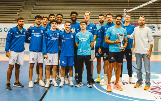 Cisneros Alter gana el III Torneo Internacional de Vóley San Cristóbal de La Laguna