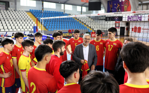 Lugo se prepara para el Preeuropeo sub16 y un intenso verano de vóley